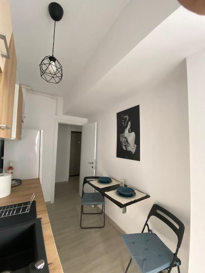Ferienwohnung Garsoniera In Complex Rezidential Bukarest Exterior foto